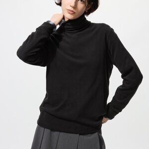 Super Warm Fleece Heat Tech Turtleneck Shirt in Black